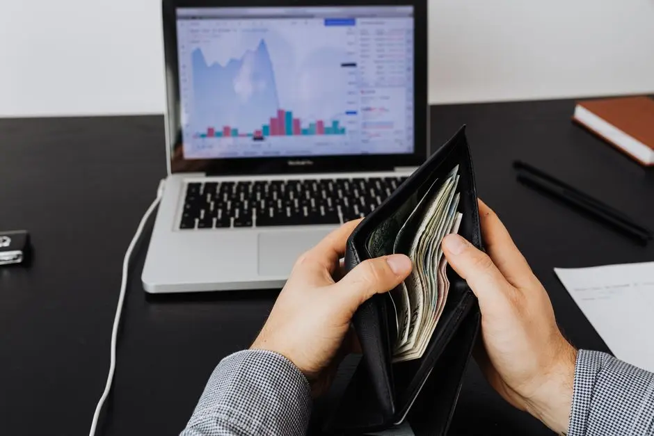 alt deskriptif Indonesia tentang dompet dan rencana anggaran
